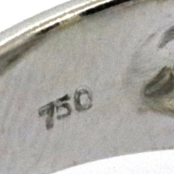 18K Fancy Yellow Diamond Ring - Picture 2 of 5